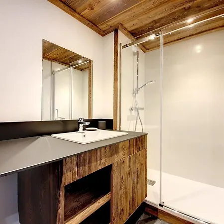 Superbe Renove, Balcon, Au Pied Des Pistes, Style Chalet, Pour 8 Pers - Fr-1-344-735 *
